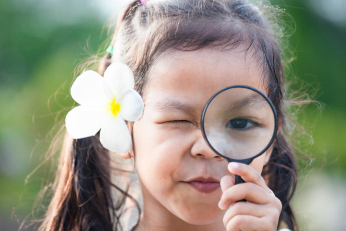 Best Features to Consider for Kids Magnifying Glasses [Don’t Miss This]